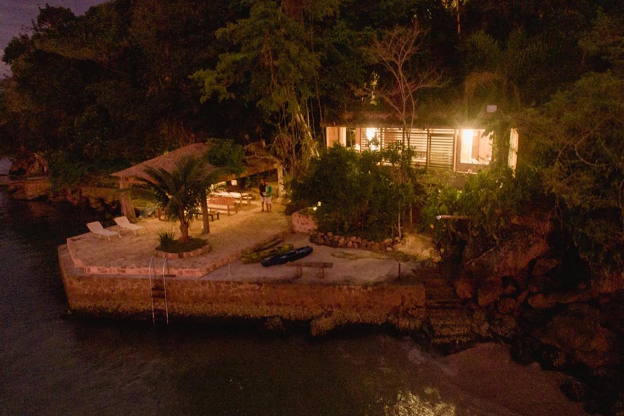 Refugio Na Frente Do Mar Em Ilha De Araujo Villa Paraty Luaran gambar